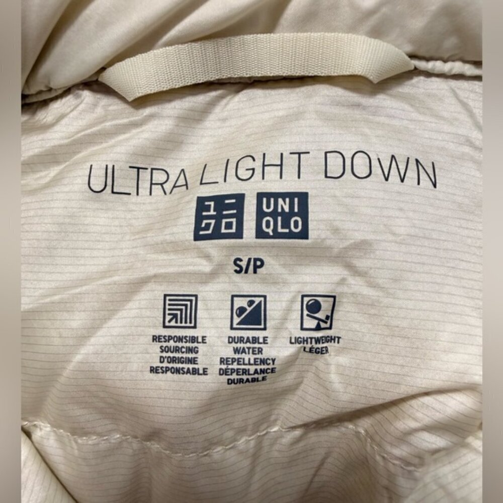 Uniqlo Ultra Light Down Vest White Cream size S Women - Picture 7 of 8